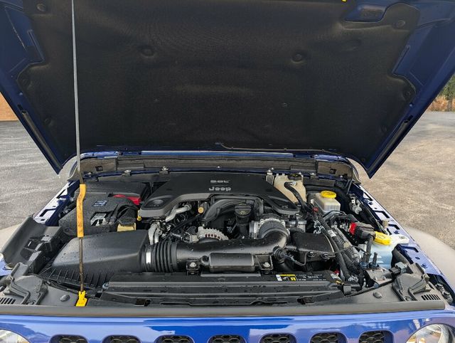 2018 Jeep Wrangler LOADED TWO DOOR - 22949194 - 32