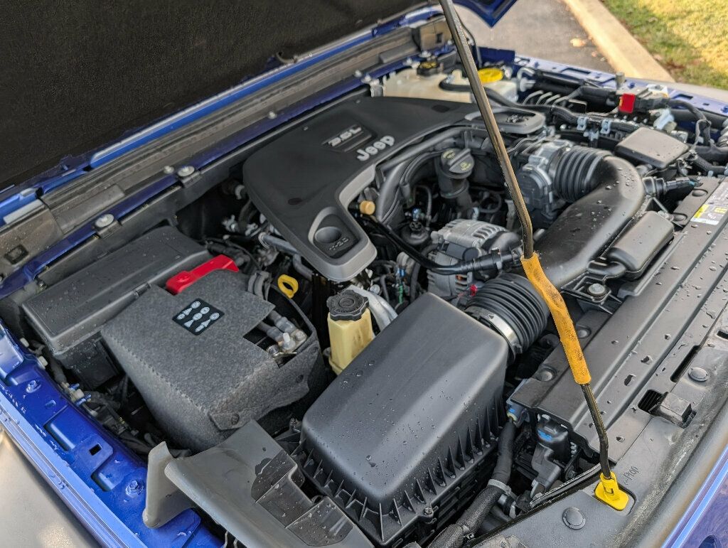 2018 Jeep Wrangler LOADED TWO DOOR - 22949194 - 33