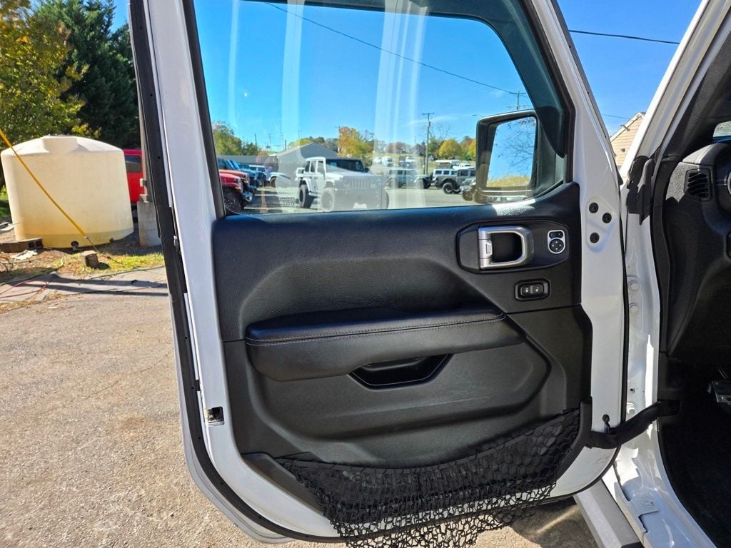 2018 Jeep Wrangler Unlimited Sahara - 22642836 - 14