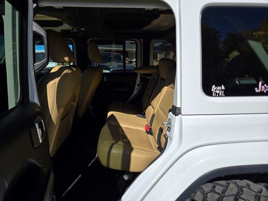 2018 Jeep Wrangler Unlimited Sahara - 22642836 - 20