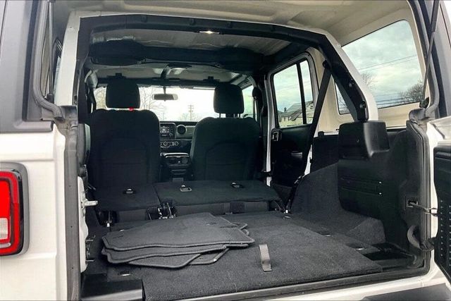 2018 Jeep Wrangler Unlimited Sport - 22961170 - 37