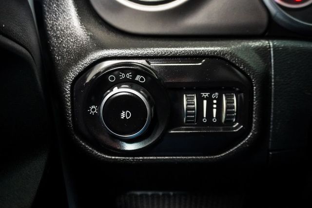 2018 Jeep Wrangler Unlimited Sport - 23010220 - 18