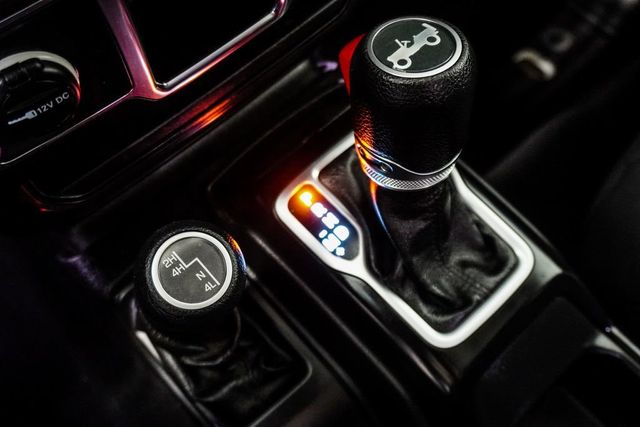 2018 Jeep Wrangler Unlimited Sport - 23010220 - 21