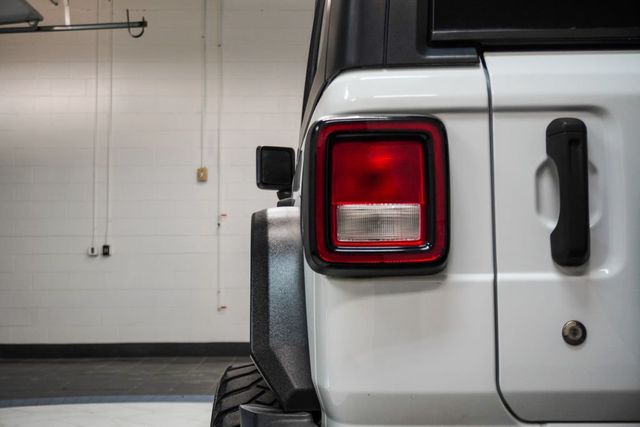 2018 Jeep Wrangler Unlimited Sport - 23010220 - 34