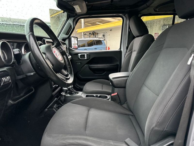 2018 Jeep Wrangler Unlimited Sport S - 22962517 - 12