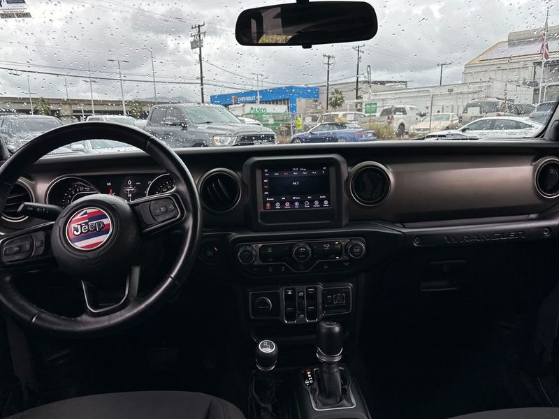 2018 Jeep Wrangler Unlimited Sport S - 22962517 - 13