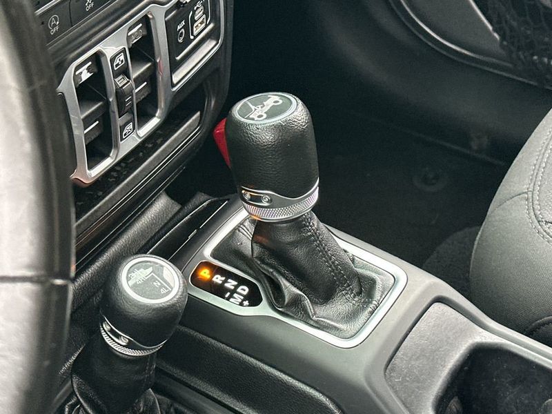 2018 Jeep Wrangler Unlimited Sport S - 22962517 - 18