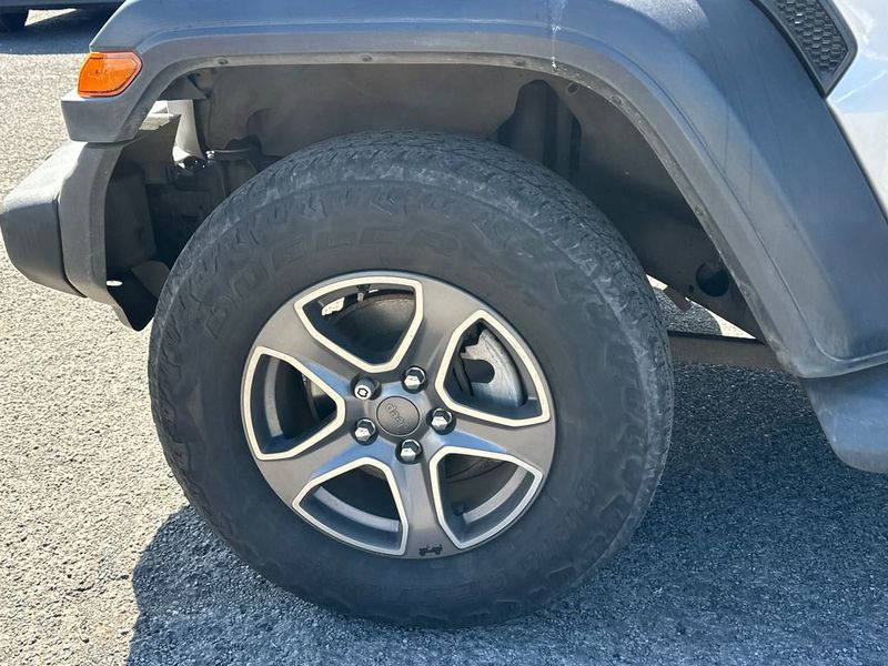 2018 Jeep Wrangler Unlimited Sport S - 22991078 - 11