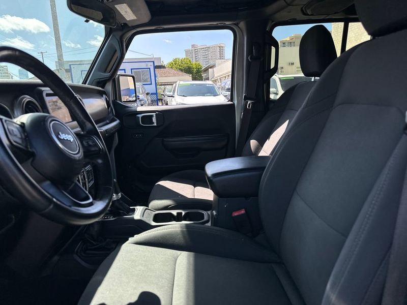 2018 Jeep Wrangler Unlimited Sport S - 22991078 - 12