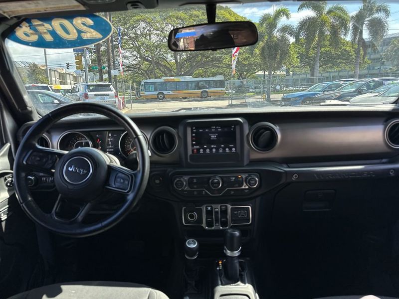 2018 Jeep Wrangler Unlimited Sport S - 22991078 - 13