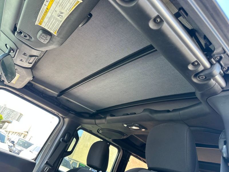 2018 Jeep Wrangler Unlimited Sport S - 22991078 - 19