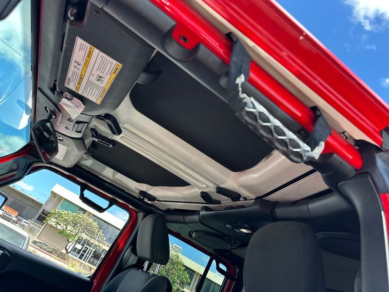 2018 Jeep Wrangler Unlimited Sport S - 23018527 - 19