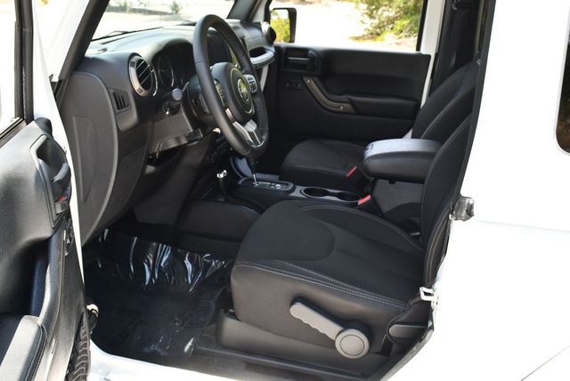 2018 Jeep Wrangler JK Golden Eagle 4x4 W/Body Color Hard Top - 23037776 - 40