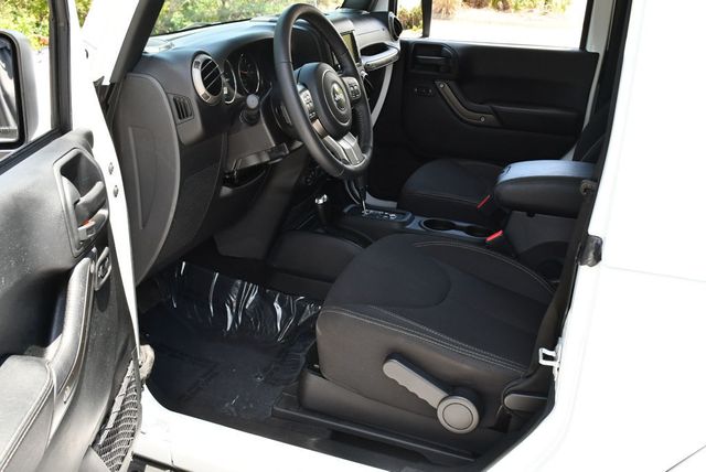 2018 Jeep Wrangler JK Golden Eagle 4x4 W/Body Color Hard Top - 23037776 - 42