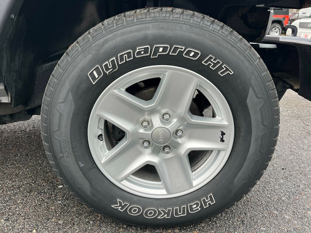 2018 Jeep Wrangler JK JK with 6 SPEED STICK SHIFT - 22945618 - 9