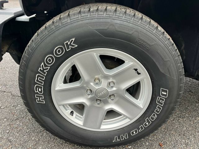 2018 Jeep Wrangler JK JK with 6 SPEED STICK SHIFT - 22945618 - 10