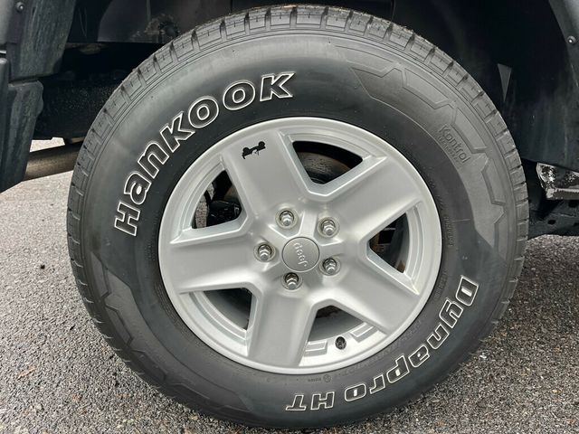 2018 Jeep Wrangler JK JK with 6 SPEED STICK SHIFT - 22945618 - 12