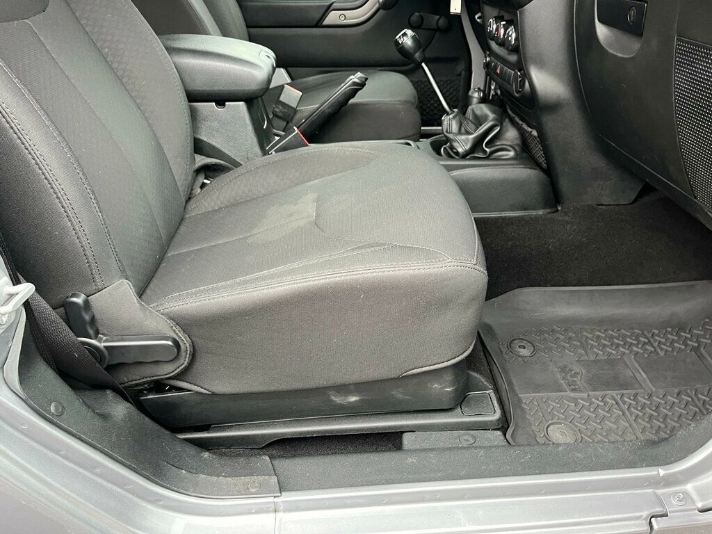 2018 Jeep Wrangler JK JK with 6 SPEED STICK SHIFT - 22945618 - 20