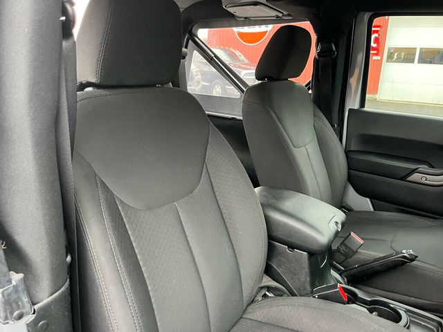 2018 Jeep Wrangler JK JK with 6 SPEED STICK SHIFT - 22945618 - 21