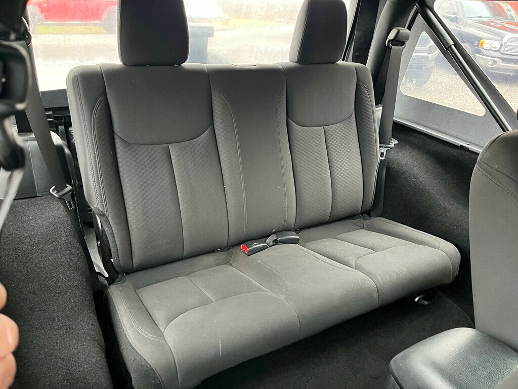 2018 Jeep Wrangler JK JK with 6 SPEED STICK SHIFT - 22945618 - 22