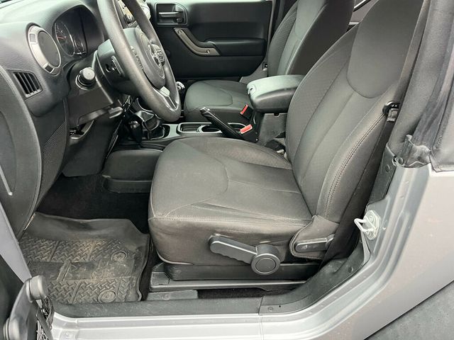 2018 Jeep Wrangler JK JK with 6 SPEED STICK SHIFT - 22945618 - 31