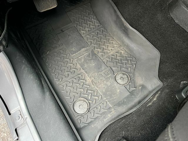 2018 Jeep Wrangler JK JK with 6 SPEED STICK SHIFT - 22945618 - 33