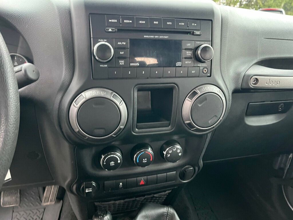 2018 Jeep Wrangler JK JK with 6 SPEED STICK SHIFT - 22945618 - 36