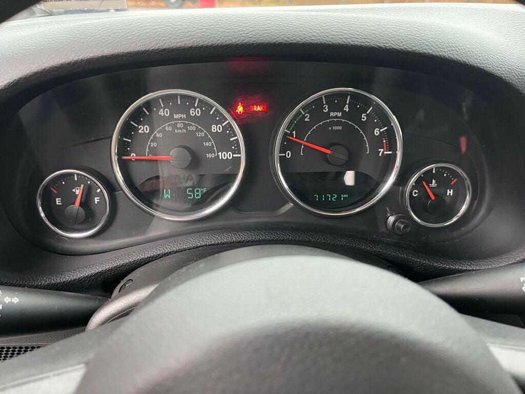 2018 Jeep Wrangler JK JK with 6 SPEED STICK SHIFT - 22945618 - 37