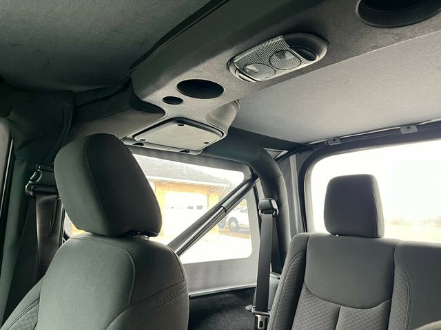 2018 Jeep Wrangler JK JK with 6 SPEED STICK SHIFT - 22945618 - 38