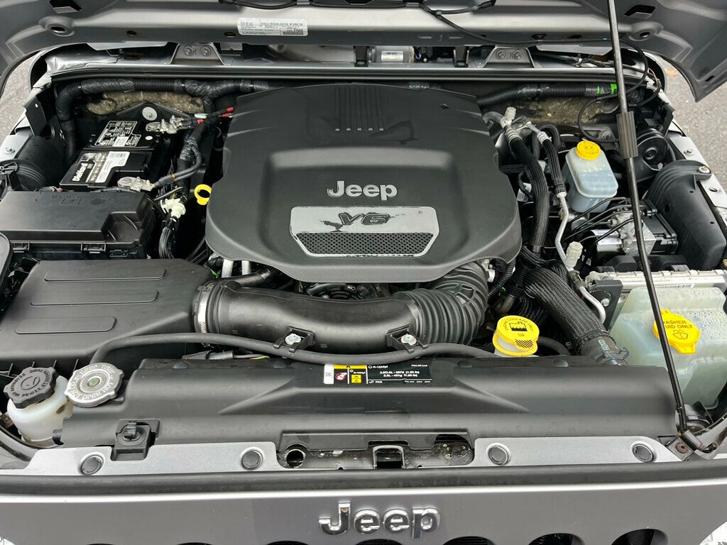 2018 Jeep Wrangler JK JK with 6 SPEED STICK SHIFT - 22945618 - 41
