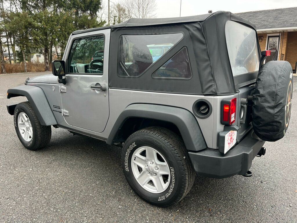 2018 Jeep Wrangler JK JK with 6 SPEED STICK SHIFT - 22945618 - 4