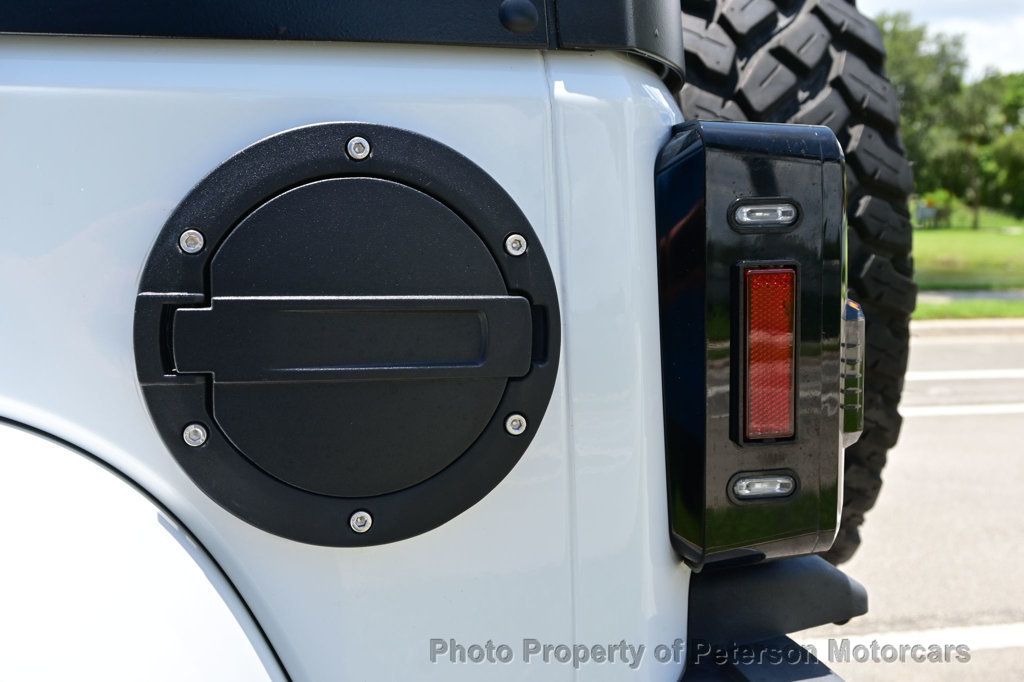 2018 Jeep Wrangler JK Sahara 4x4 - 23043258 - 10