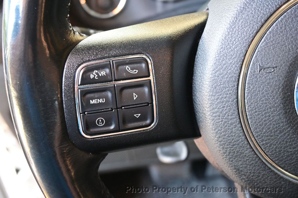 2018 Jeep Wrangler JK Sahara 4x4 - 23043258 - 19