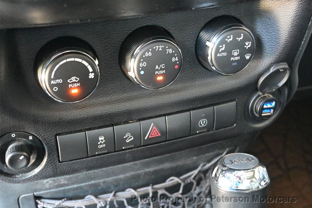 2018 Jeep Wrangler JK Sahara 4x4 - 23043258 - 23