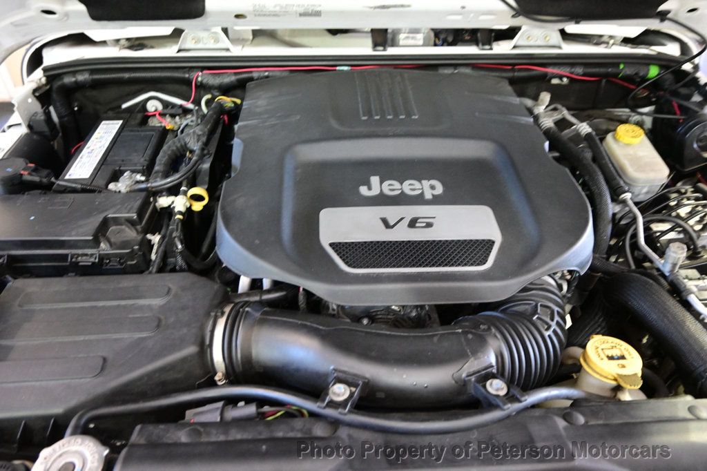 2018 Jeep Wrangler JK Sahara 4x4 - 23043258 - 32