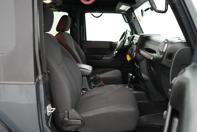 2018 Jeep Wrangler JK Sport 4x4 - 23085788 - 30
