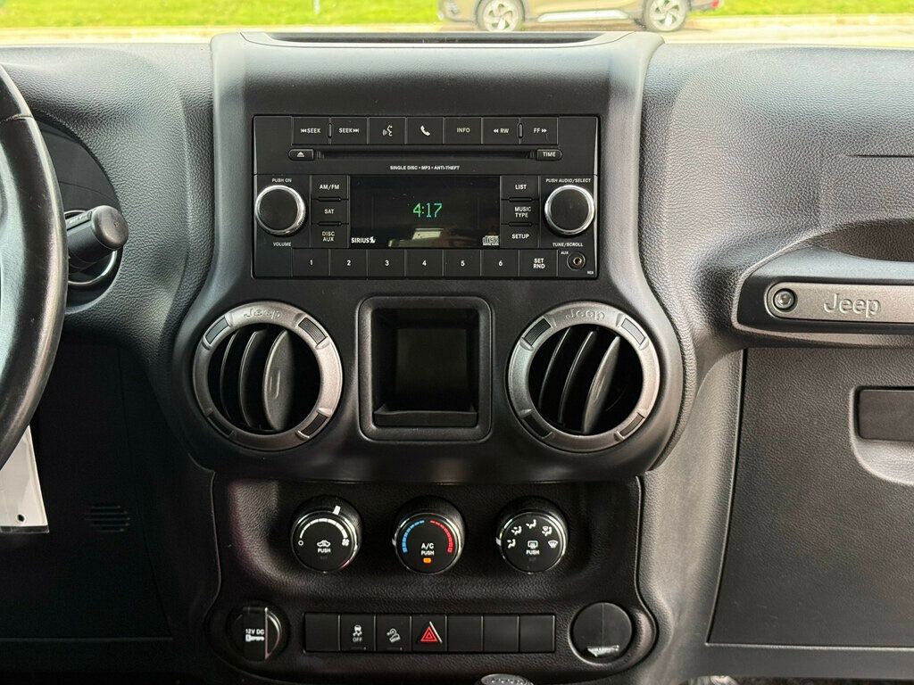2018 Jeep Wrangler JK Sport 4x4 - 23052249 - 19