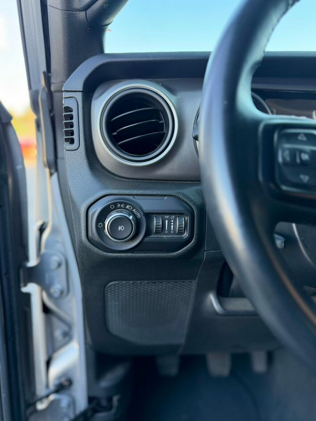 2018 Jeep Wrangler JK Unlimited  - 23040764 - 18