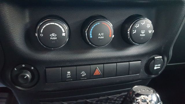 2018 Jeep Wrangler JK Unlimited Golden Eagle 4x4 - 18570201 - 10