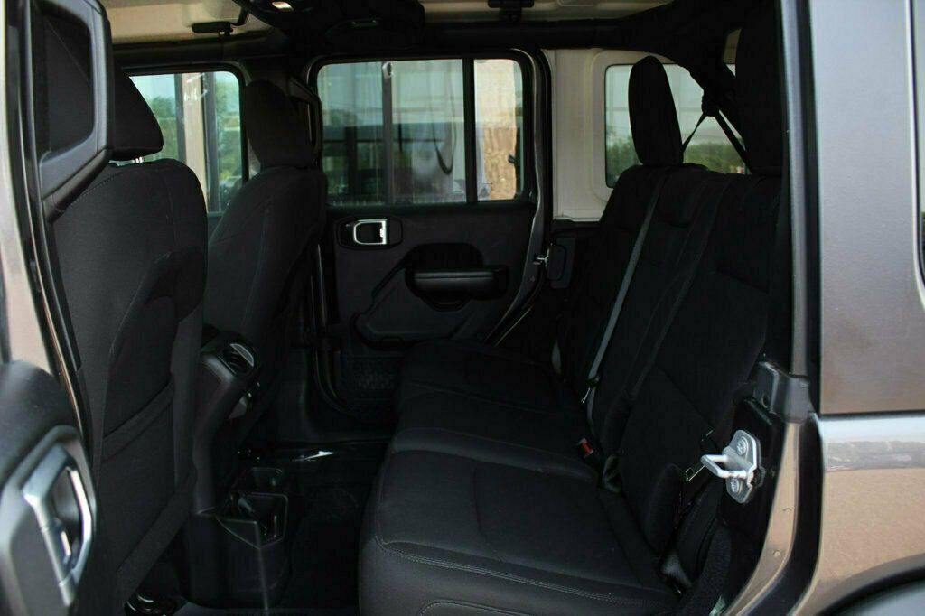 2018 Jeep Wrangler Unlimited Sport S W photo 24