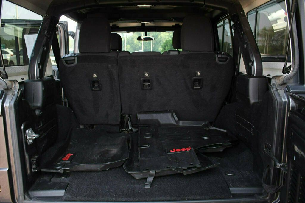 2018 Jeep Wrangler Unlimited Sport S W photo 31