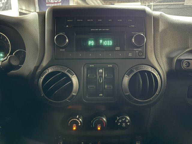 2018 Jeep Wrangler JK Unlimited Local Trade/Sport S Pkg/Remote Keyless Entry/Leather Seats/4X4 - 23061715 - 13