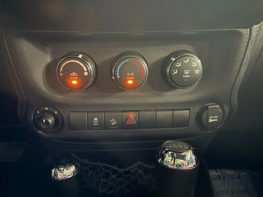 2018 Jeep Wrangler JK Unlimited Local Trade/Sport S Pkg/Remote Keyless Entry/Leather Seats/4X4 - 23061715 - 14