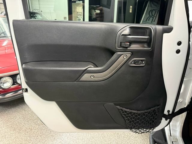 2018 Jeep Wrangler JK Unlimited Local Trade/Sport S Pkg/Remote Keyless Entry/Leather Seats/4X4 - 23061715 - 18
