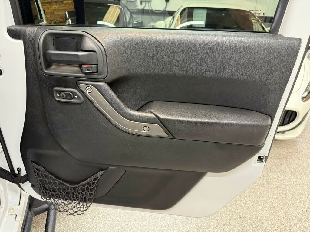 2018 Jeep Wrangler JK Unlimited Local Trade/Sport S Pkg/Remote Keyless Entry/Leather Seats/4X4 - 23061715 - 28