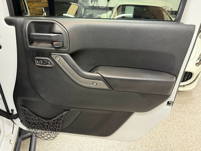 2018 Jeep Wrangler JK Unlimited Local Trade/Sport S Pkg/Remote Keyless Entry/Leather Seats/4X4 - 23061715 - 28