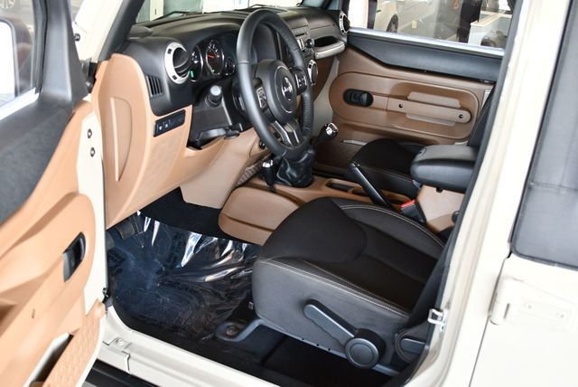 2018 Jeep Wrangler JK Unlimited Rubicon 4x4 W/Rubicon Package 23R - 23065383 - 40
