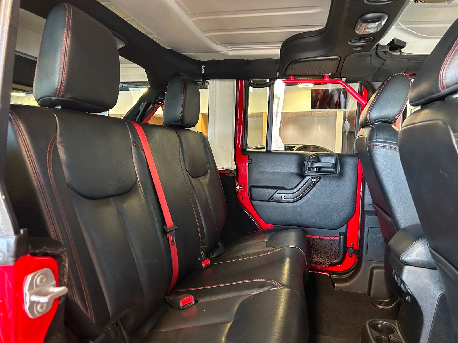 2018 Jeep Wrangler Unlimited Rubicon Recon photo 21