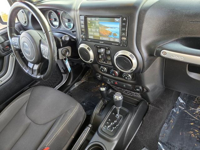 2018 Jeep Wrangler JK Unlimited Sahara 4x4 - 22772233 - 12