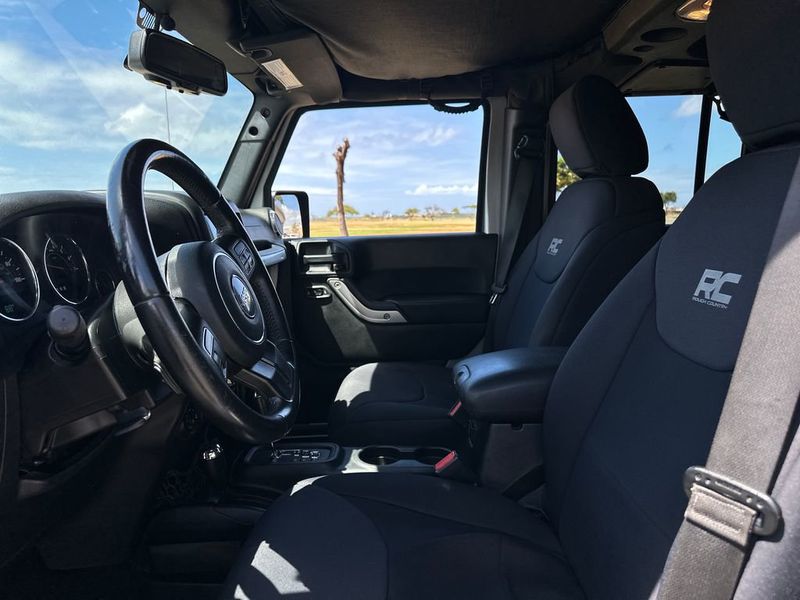 2018 Jeep Wrangler JK Unlimited Sahara 4x4 - 23047160 - 12